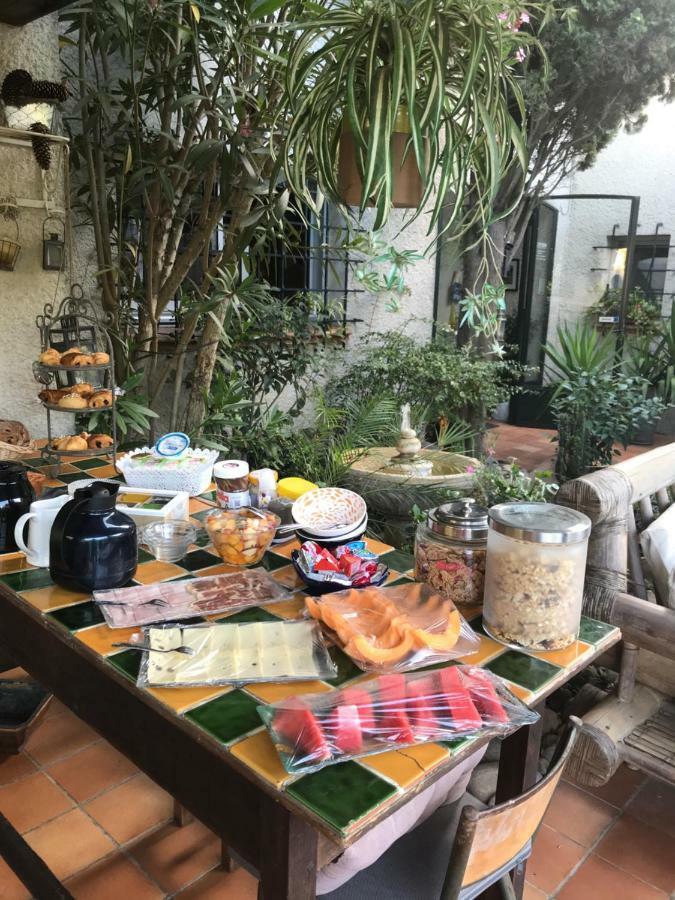Le Jardin De La Cite Bed & Breakfast 3*